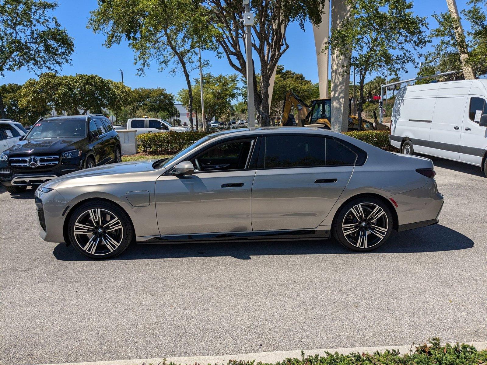 2024 BMW 750e xDrive Vehicle Photo in Miami, FL 33169