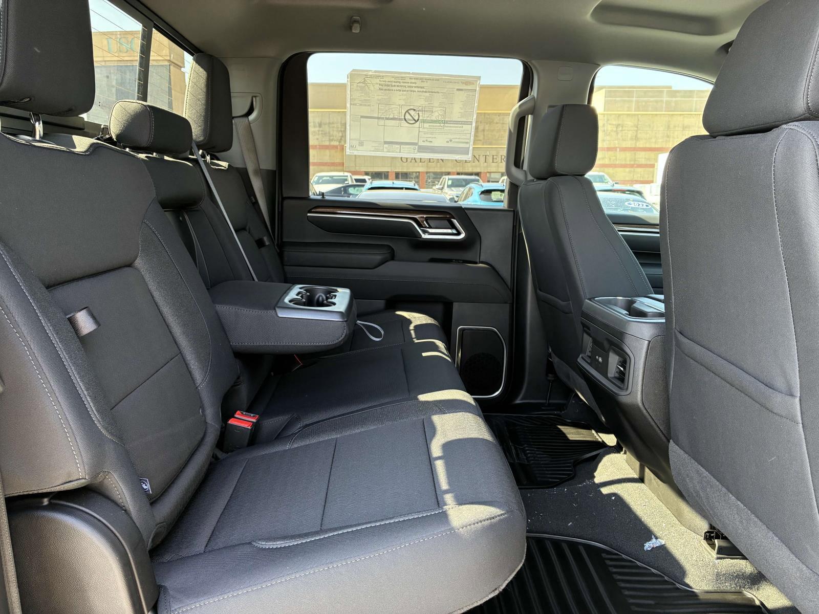 2025 Chevrolet Silverado 2500 HD Vehicle Photo in LOS ANGELES, CA 90007-3794