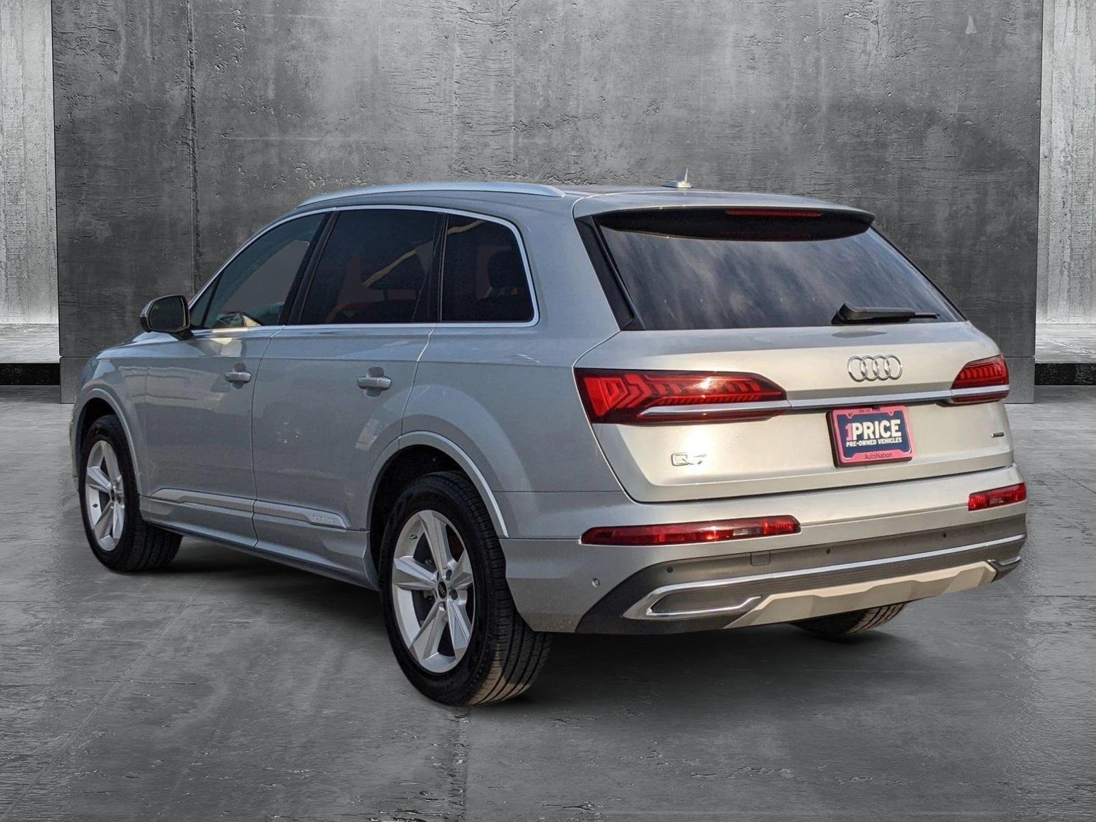 2024 Audi Q7 Vehicle Photo in TIMONIUM, MD 21093-2300