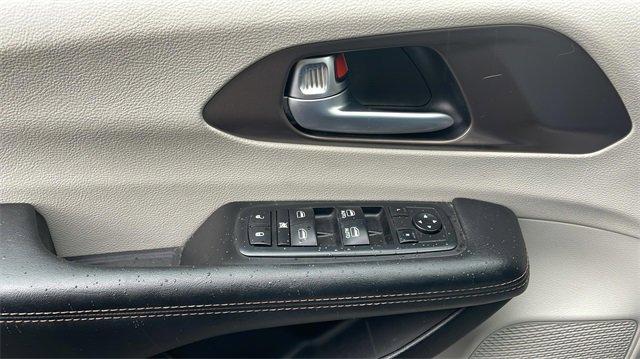 2018 Chrysler Pacifica Vehicle Photo in THOMPSONTOWN, PA 17094-9014