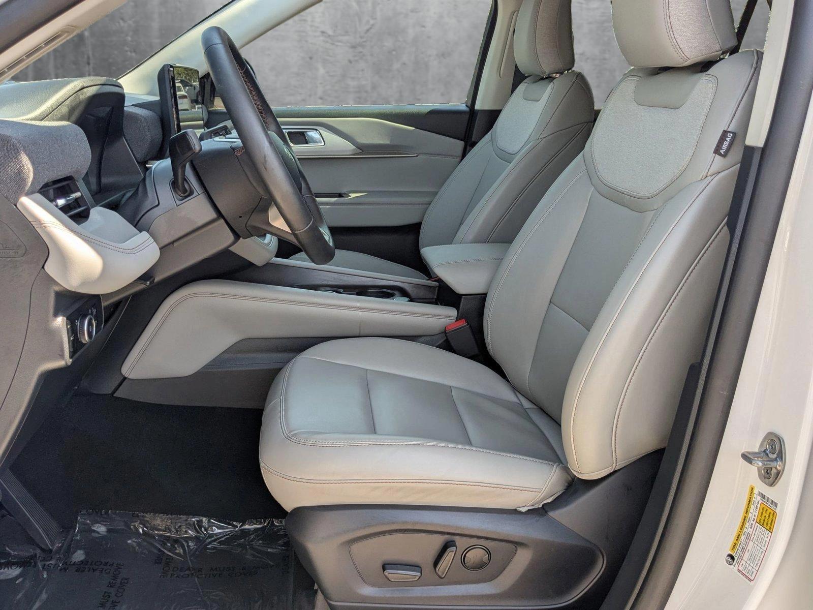 2025 Ford Explorer Vehicle Photo in St. Petersburg, FL 33713