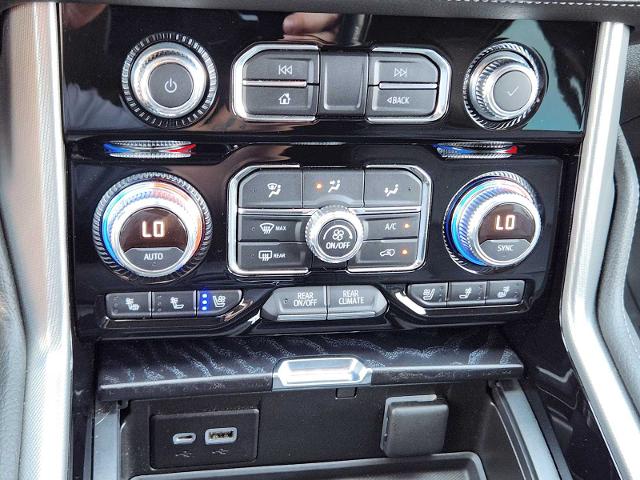 2022 GMC Yukon XL Vehicle Photo in DENTON, TX 76210-9321
