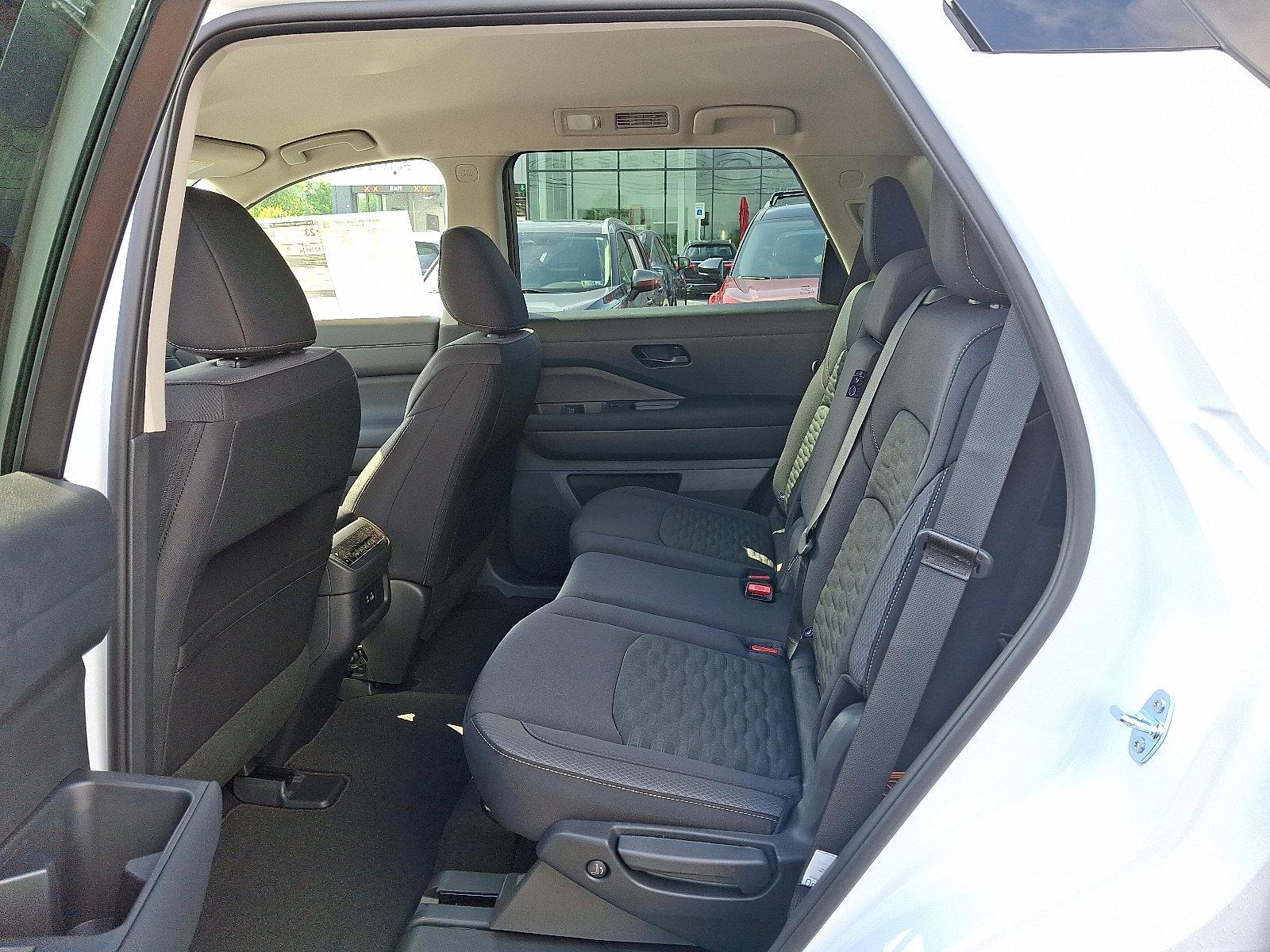2025 Nissan Pathfinder Vehicle Photo in Mechanicsburg, PA 17050-2306