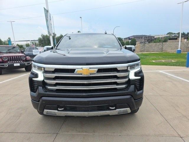 2024 Chevrolet Silverado 1500 Vehicle Photo in ENGLEWOOD, CO 80113-6708