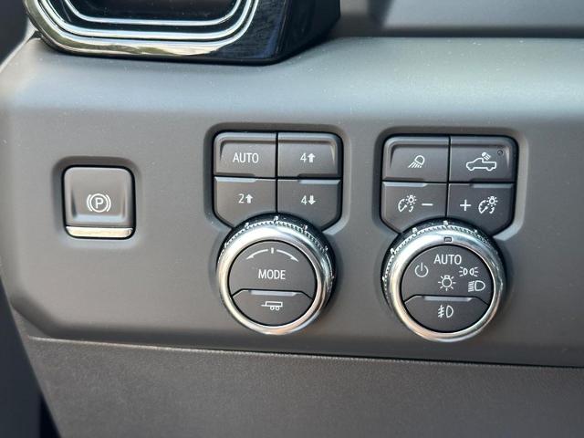 2025 GMC Sierra 1500 Vehicle Photo in COLUMBIA, MO 65203-3903
