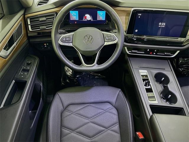 2024 Volkswagen Atlas Vehicle Photo in Puyallup, WA 98371