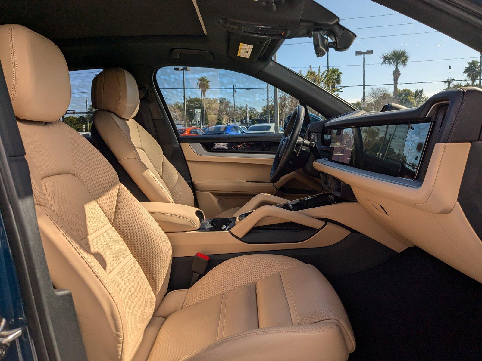 2024 Porsche Cayenne Vehicle Photo in Maitland, FL 32751