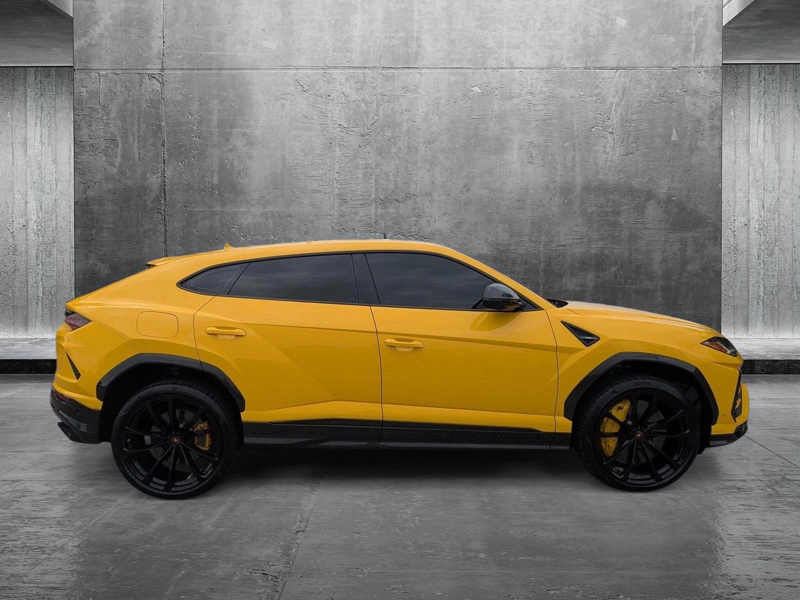 2020 Lamborghini Urus Vehicle Photo in Sarasota, FL 34231