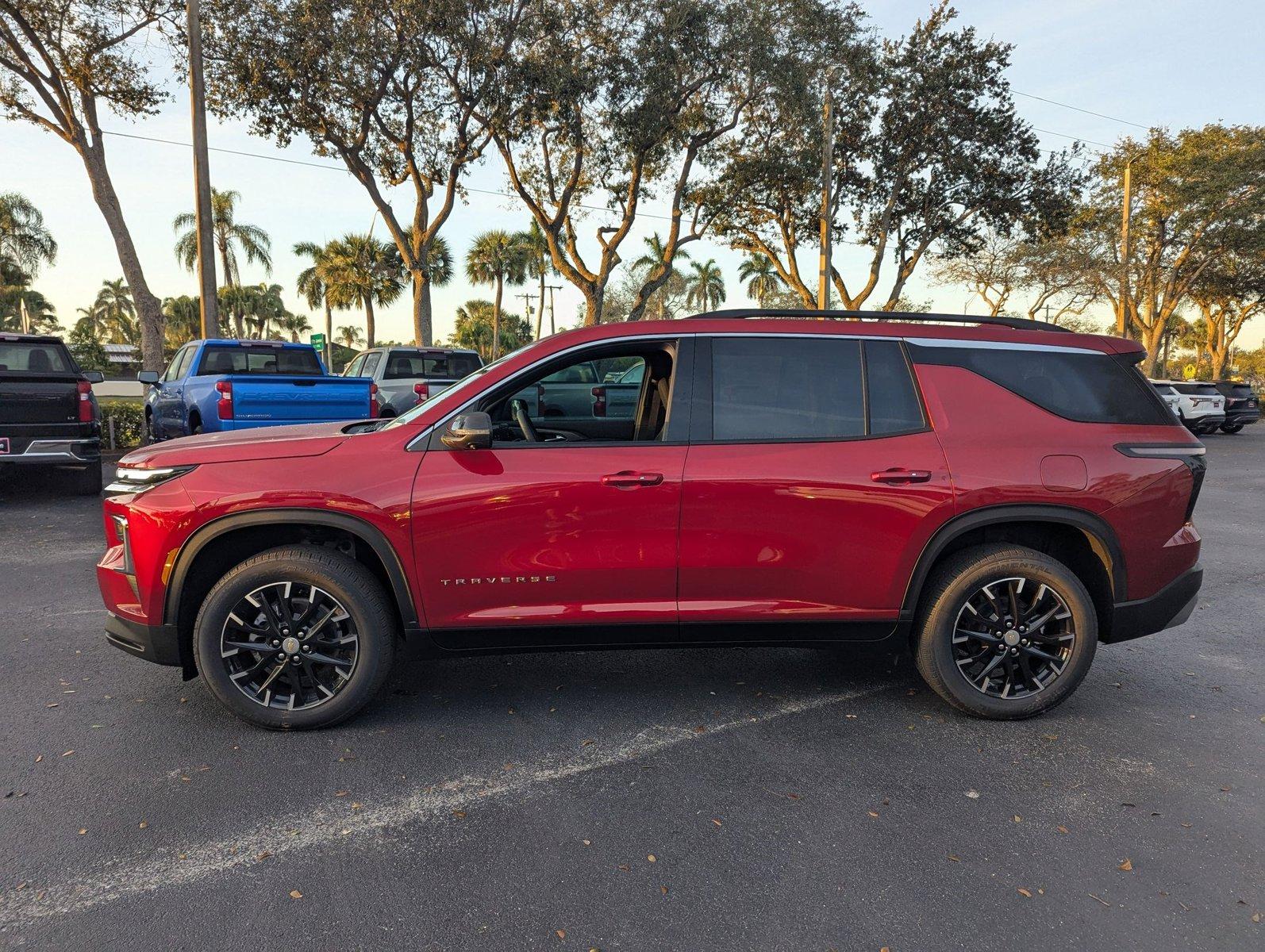 2025 Chevrolet Traverse Vehicle Photo in GREENACRES, FL 33463-3207