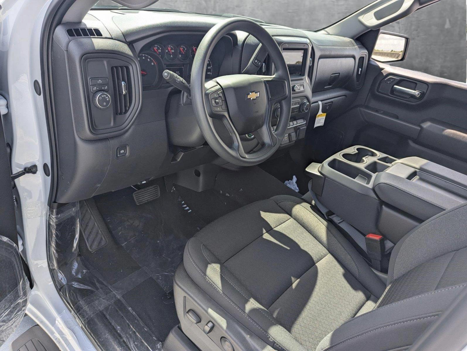 2025 Chevrolet Silverado 1500 Vehicle Photo in PEMBROKE PINES, FL 33024-6534