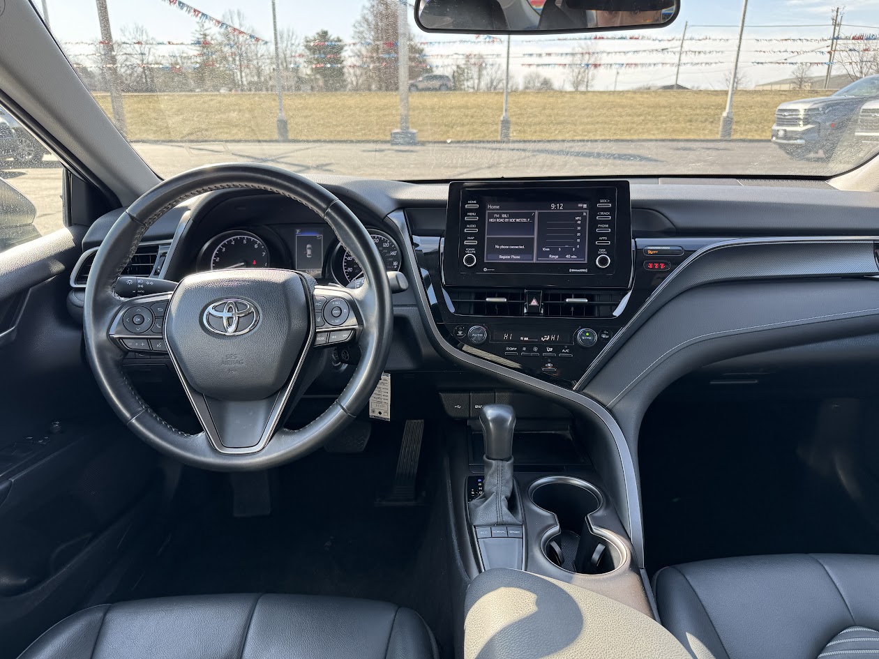 2022 Toyota Camry Vehicle Photo in BOONVILLE, IN 47601-9633