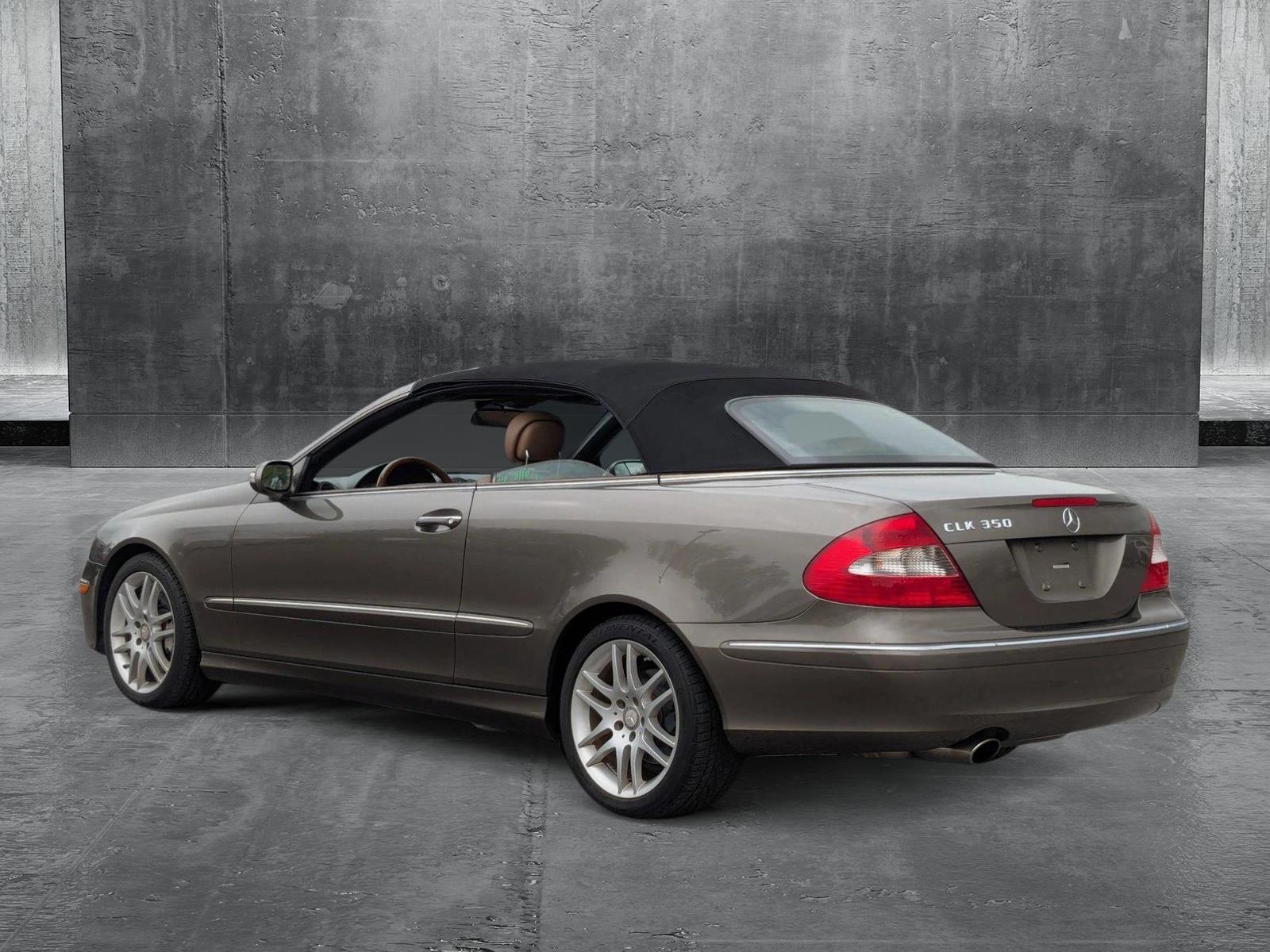 2009 Mercedes-Benz CLK-Class Vehicle Photo in St. Petersburg, FL 33713