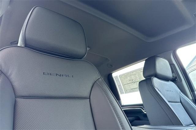 2025 GMC Sierra 2500 HD Vehicle Photo in ELK GROVE, CA 95757-8703