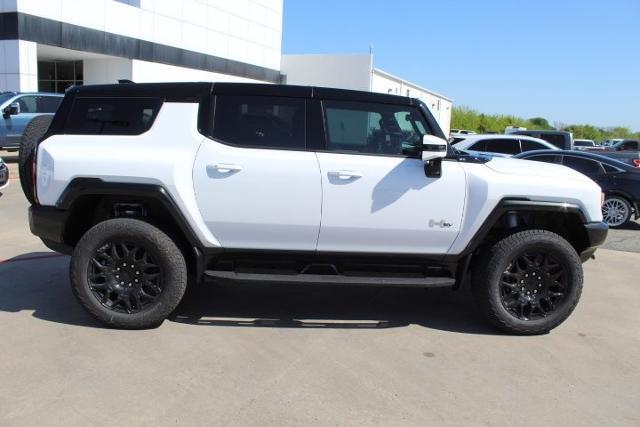 2025 GMC HUMMER EV SUV Vehicle Photo in Greenville, TX 75402