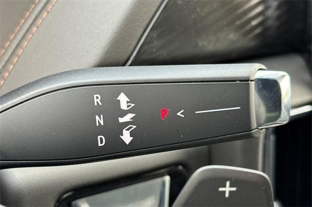 2025 GMC Yukon XL Vehicle Photo in ELK GROVE, CA 95757-8703
