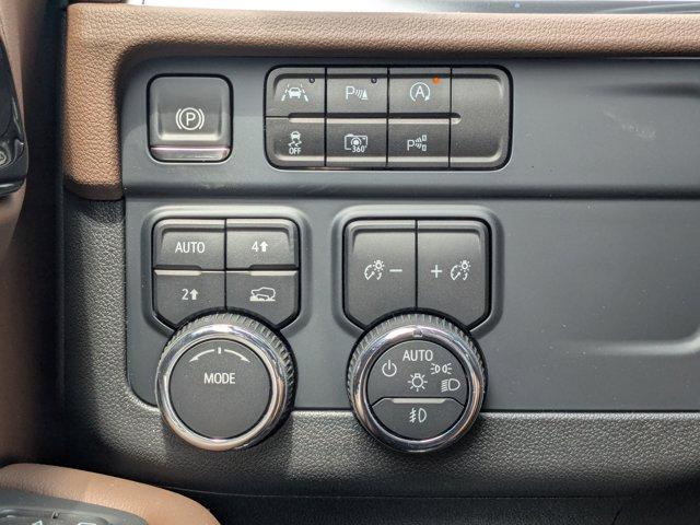 2025 Chevrolet Suburban Vehicle Photo in BRUNSWICK, GA 31525-1881