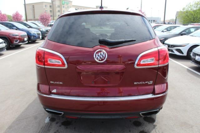 2016 Buick Enclave Vehicle Photo in Green Bay, WI 54304
