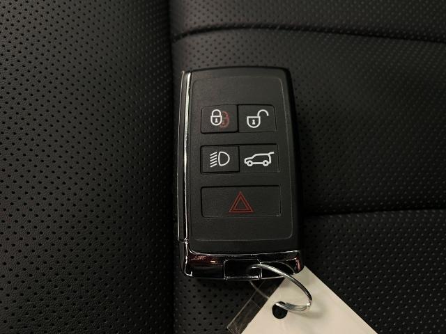 2025 Range Rover Vehicle Photo in Appleton, WI 54913