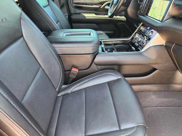 2024 GMC Yukon XL Vehicle Photo in DENTON, TX 76210-9321