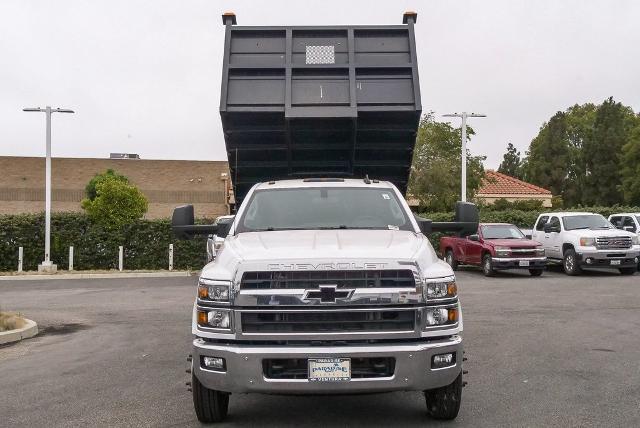 2023 Chevrolet Silverado Chassis Cab Vehicle Photo in VENTURA, CA 93003-8585