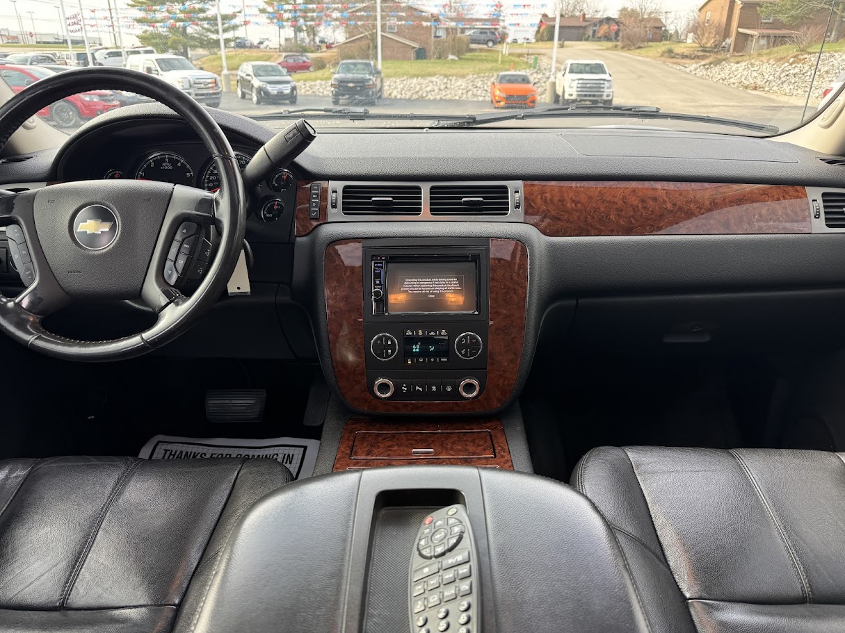 2008 Chevrolet Avalanche Vehicle Photo in BOONVILLE, IN 47601-9633