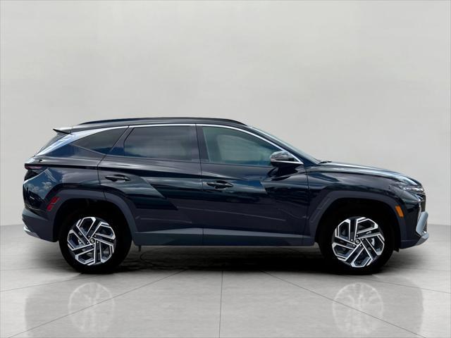 2025 Hyundai TUCSON Hybrid Vehicle Photo in Green Bay, WI 54304