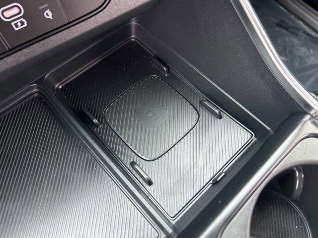2025 Kia Carnival Vehicle Photo in MEDINA, OH 44256-9631
