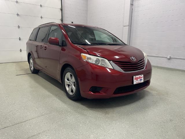 Used 2016 Toyota Sienna LE with VIN 5TDKK3DC5GS750431 for sale in Rogers, Minnesota
