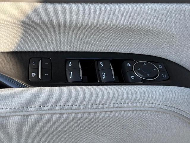 2024 Cadillac Escalade Vehicle Photo in COLUMBIA, MO 65203-3903