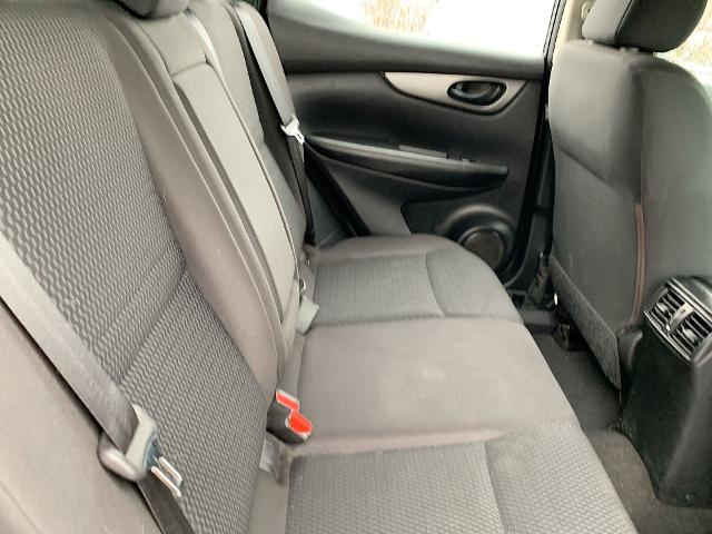 2018 Nissan Rogue Sport Vehicle Photo in MOON TOWNSHIP, PA 15108-2571