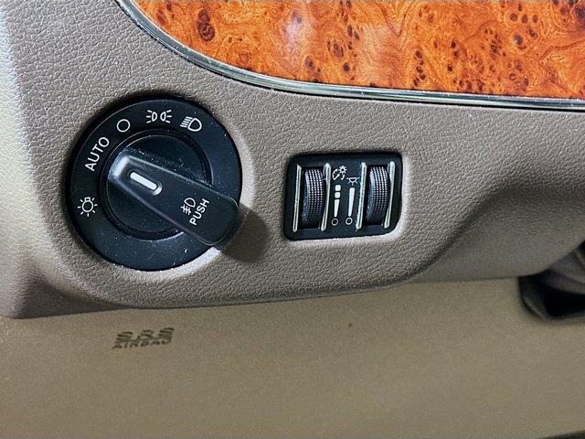 2012 Chrysler Town & Country Vehicle Photo in Doylsetown, PA 18901