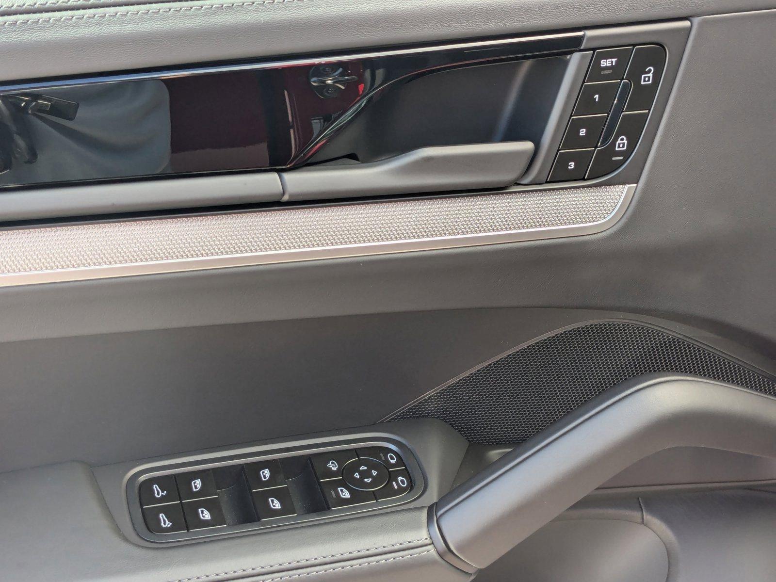 2024 Porsche Cayenne Vehicle Photo in Maitland, FL 32751
