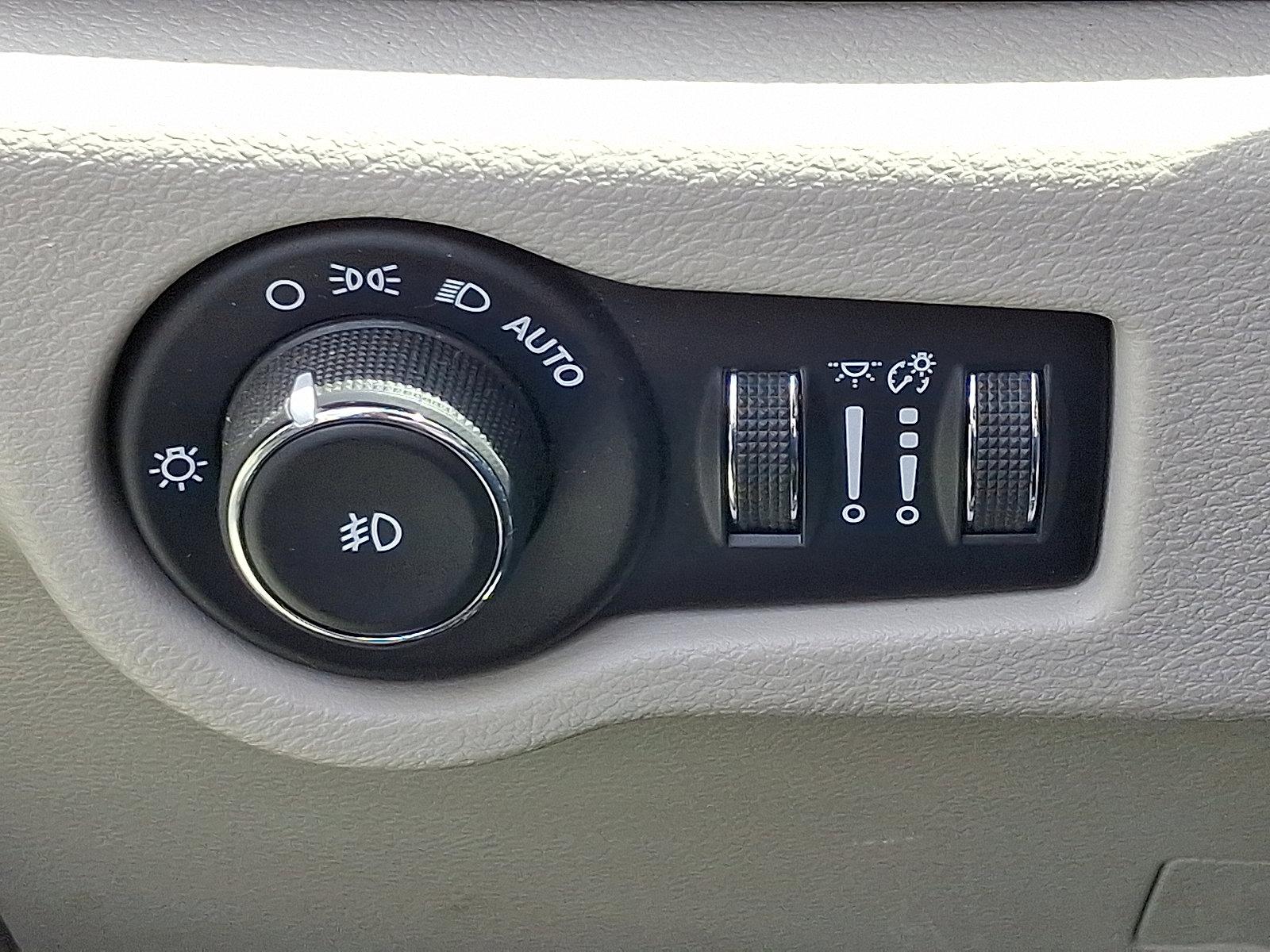 2017 Chrysler Pacifica Vehicle Photo in Trevose, PA 19053