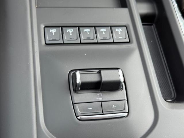2025 GMC Sierra 3500 HD Vehicle Photo in COLUMBIA, MO 65203-3903