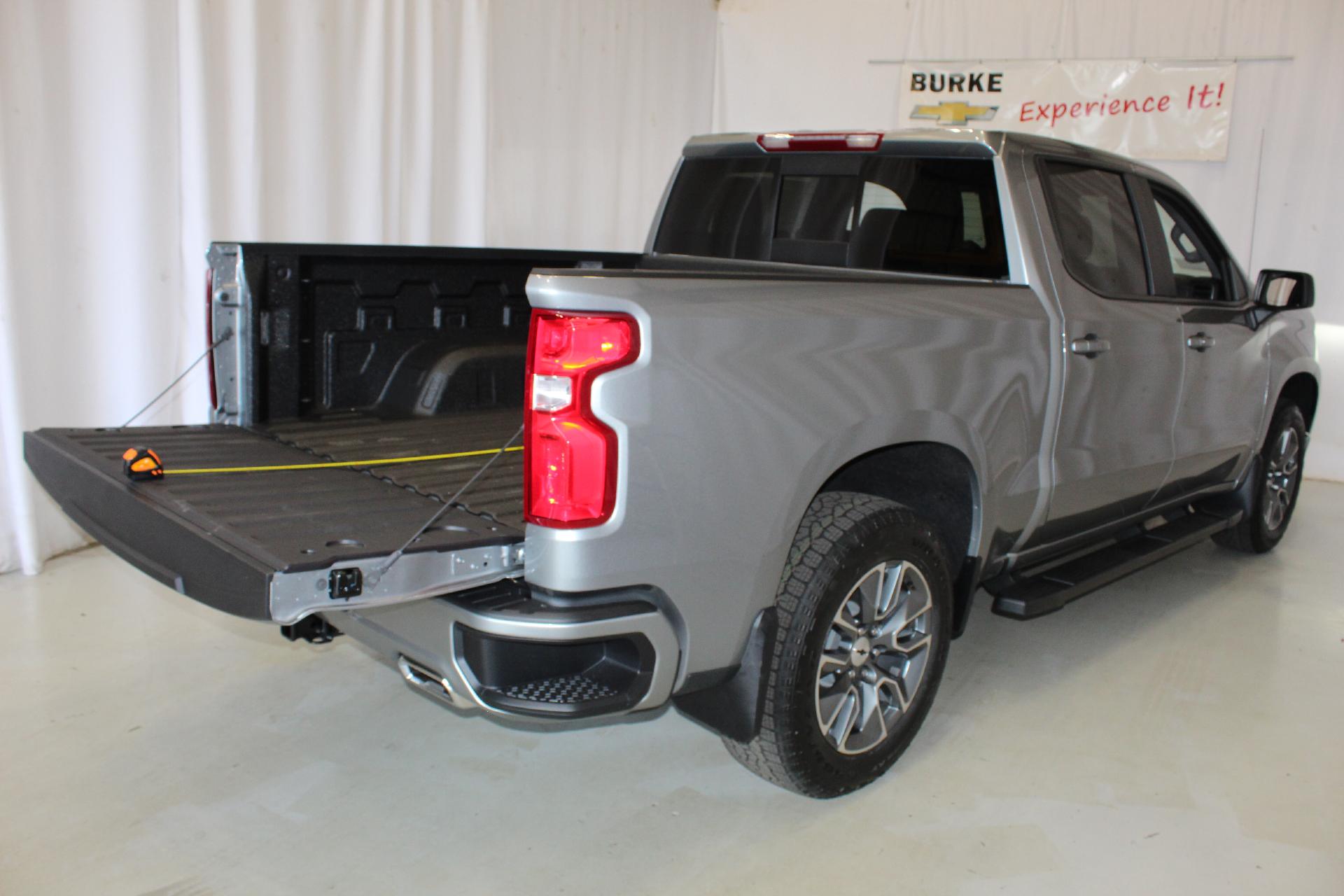 2025 Chevrolet Silverado 1500 Vehicle Photo in NORTHAMPTON, MA 01060-1120
