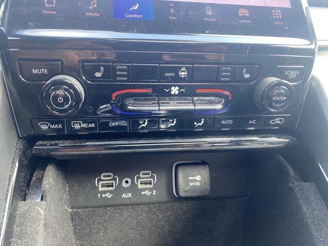 2022 Jeep Grand Cherokee L Vehicle Photo in Doylsetown, PA 18901