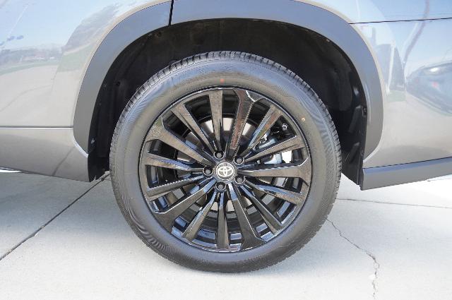 2024 Toyota Highlander Vehicle Photo in Riverdale, UT 84405