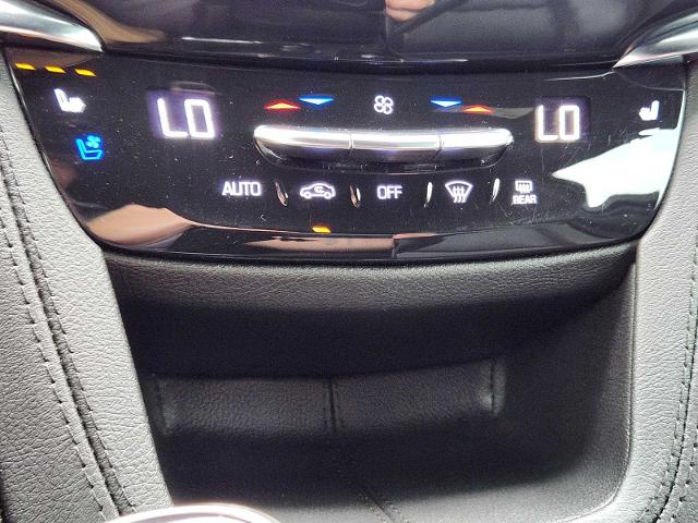 2022 Cadillac XT6 Vehicle Photo in DENTON, TX 76210-9321