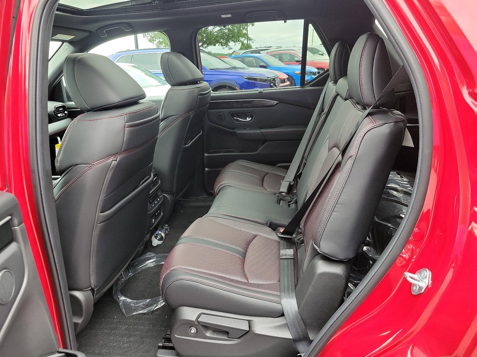 2025 Honda Pilot Vehicle Photo in Harrisburg, PA 17111