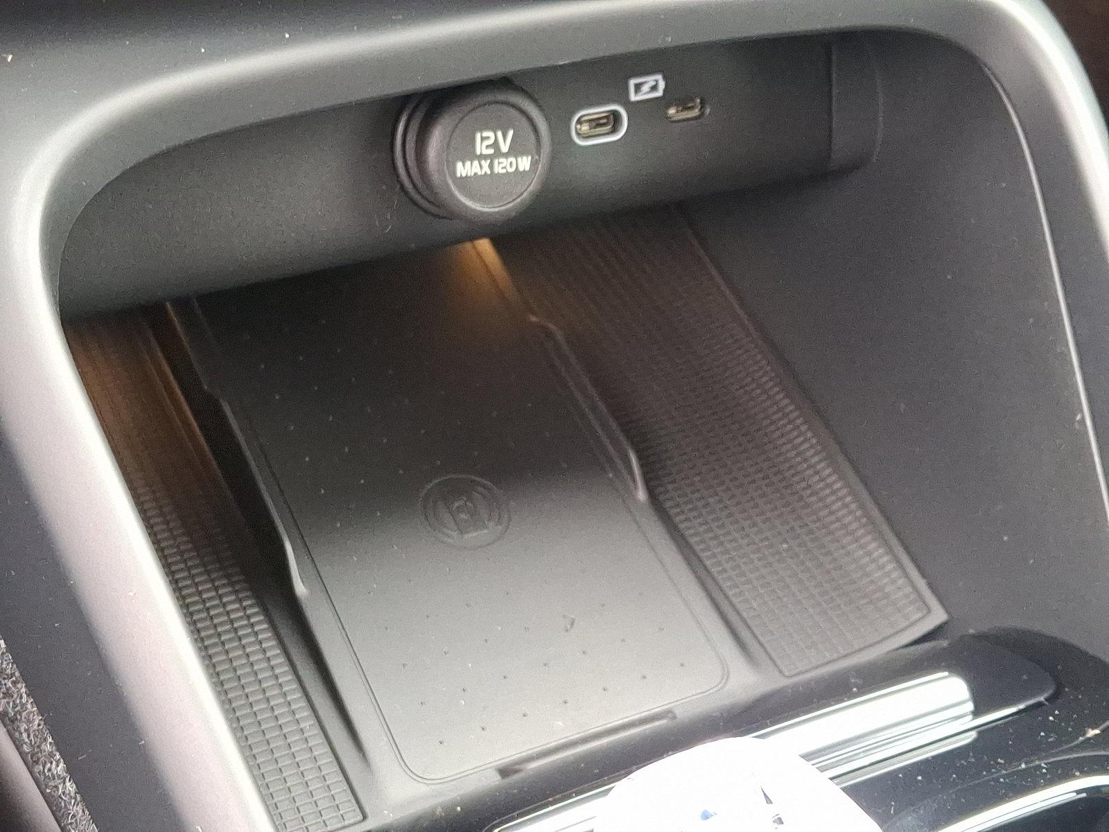 2025 Volvo XC40 Vehicle Photo in Trevose, PA 19053
