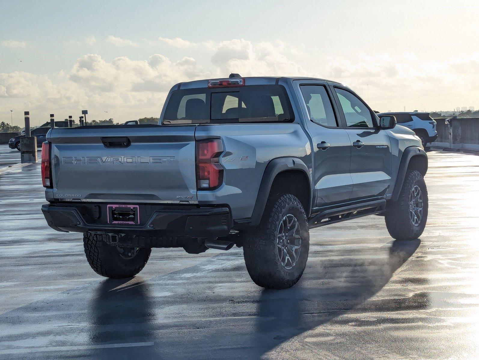 2025 Chevrolet Colorado Vehicle Photo in PEMBROKE PINES, FL 33024-6534