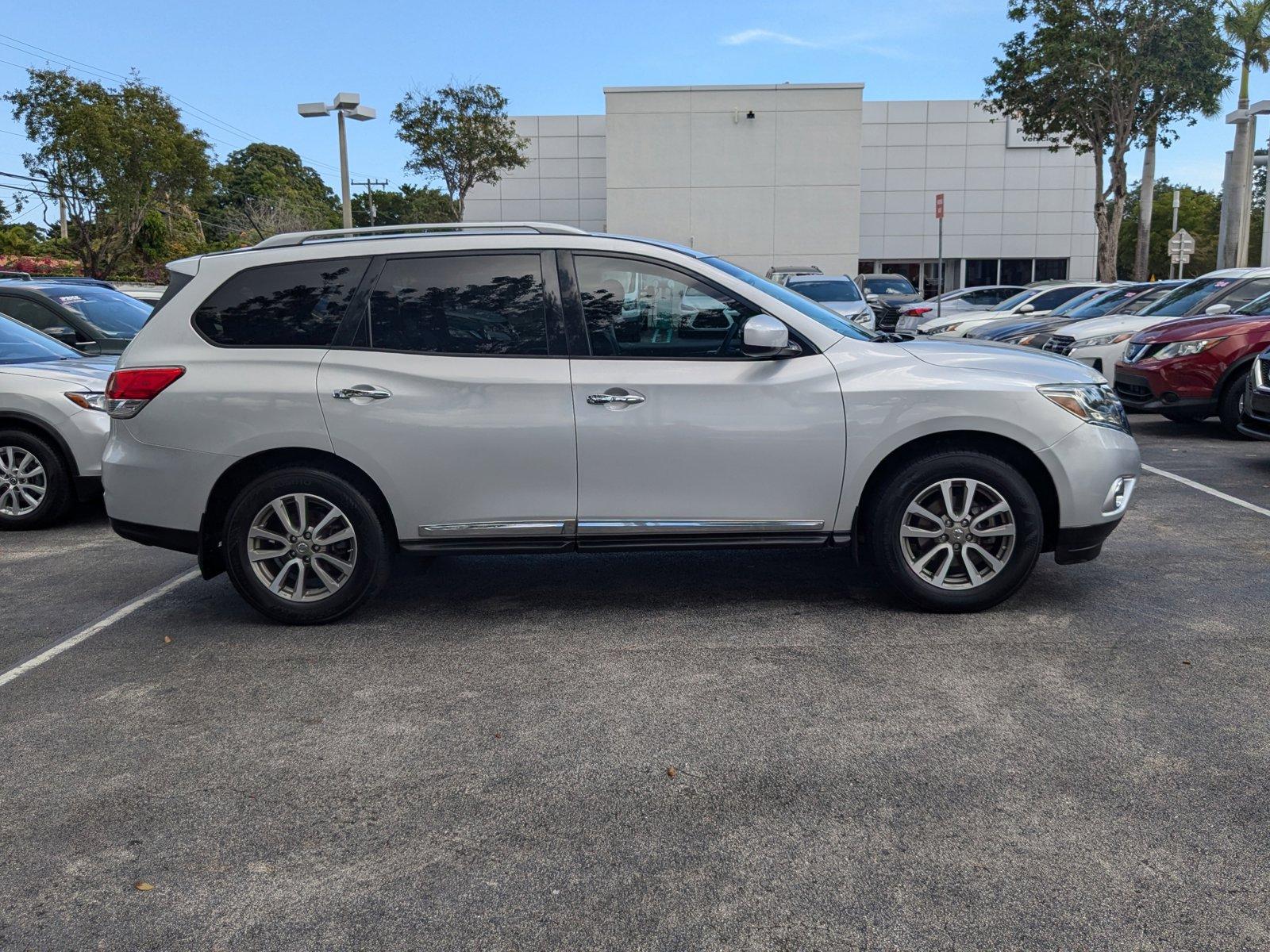 2016 Nissan Pathfinder Vehicle Photo in WEST PALM BEACH, FL 33407-3296