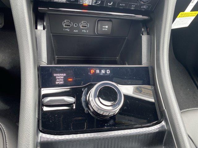 2025 Jeep Grand Cherokee Vehicle Photo in Doylsetown, PA 18901