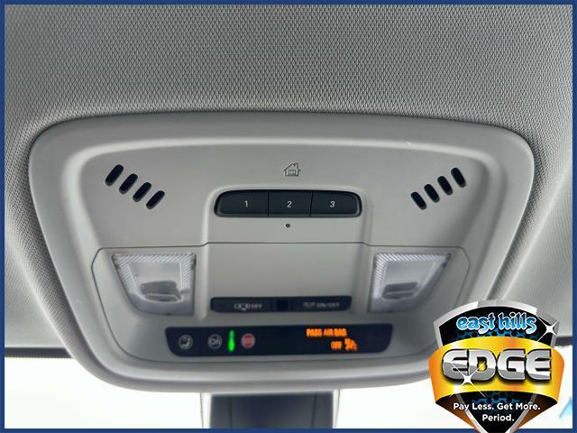 2021 Chevrolet Traverse Vehicle Photo in Roslyn, NY 11576