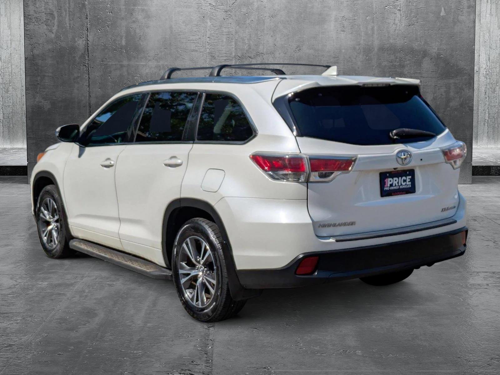 2016 Toyota Highlander Vehicle Photo in Tampa, FL 33614