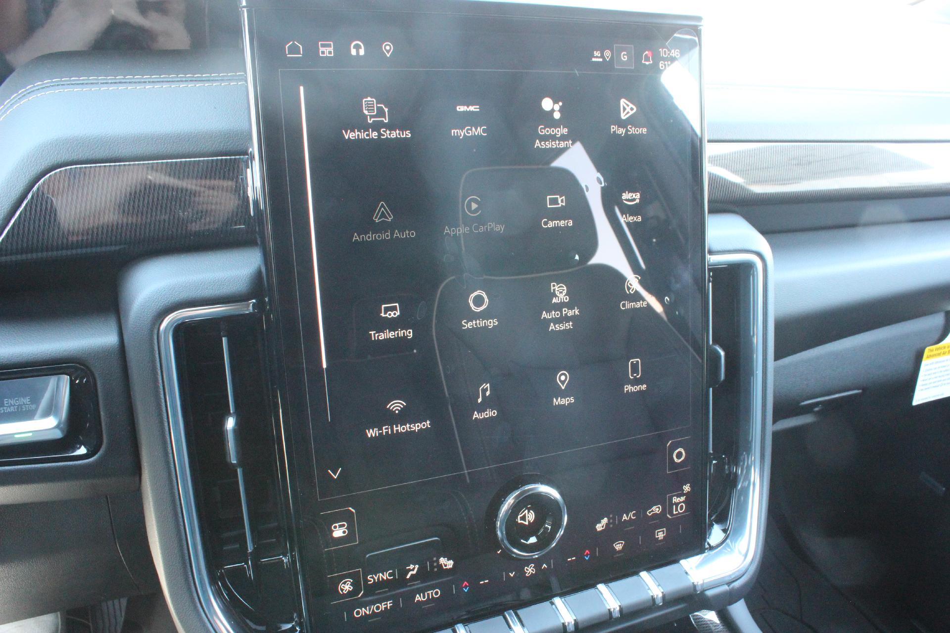 2025 GMC Yukon XL Vehicle Photo in AURORA, CO 80012-4011