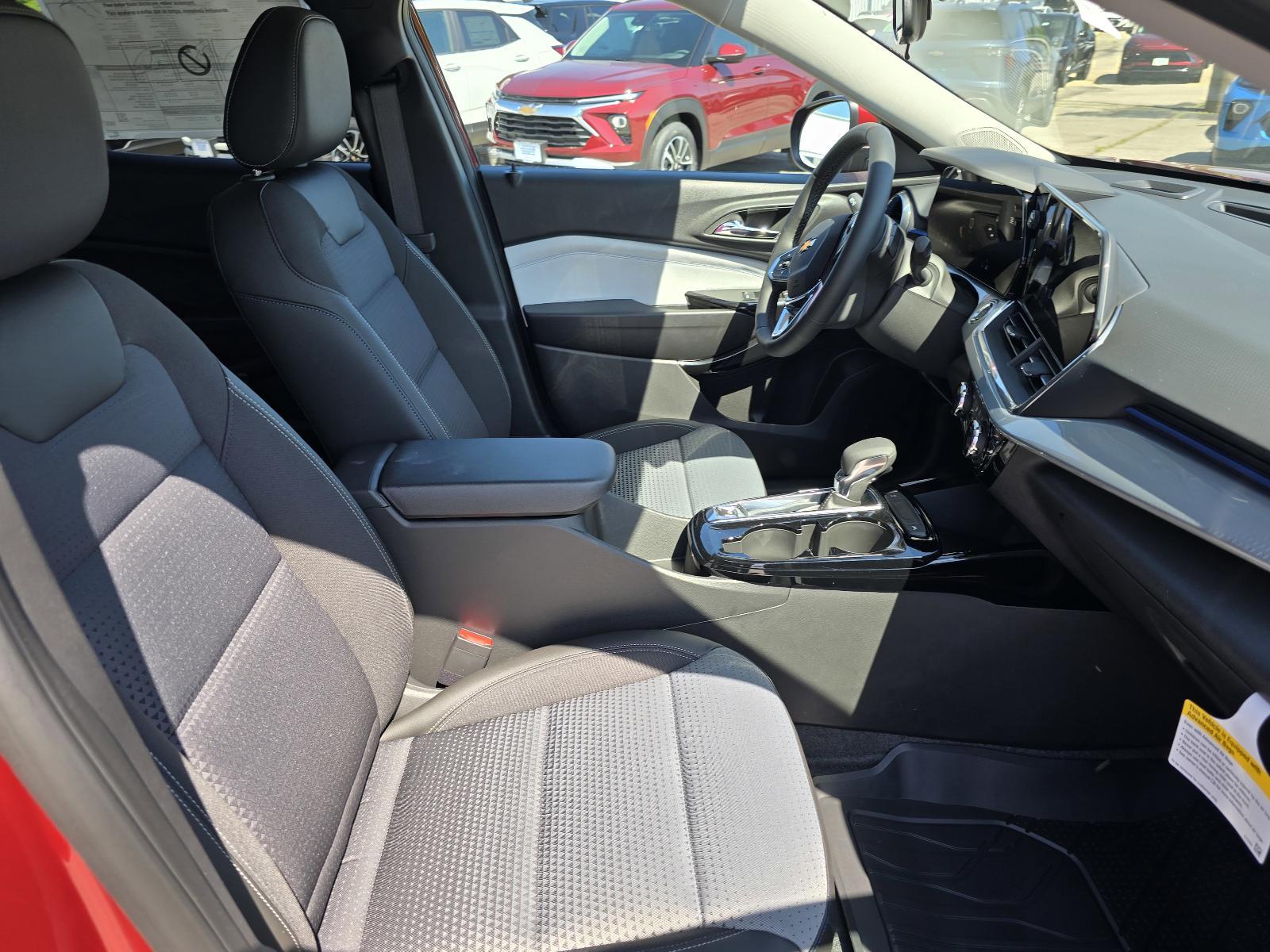 2025 Chevrolet Trax Vehicle Photo in Rolla, MO 65401