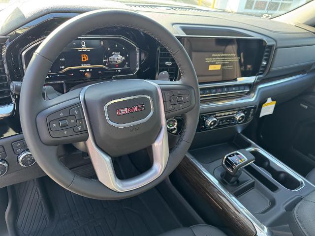 2025 GMC Sierra 1500 Vehicle Photo in LOWELL, MA 01852-4336