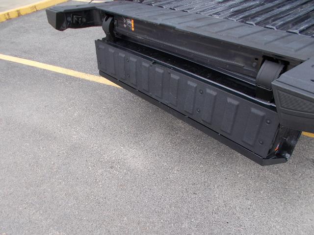 2023 GMC Sierra 1500 Vehicle Photo in LOWELL, MA 01852-4336