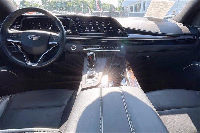2023 Cadillac Escalade ESV Vehicle Photo in INDEPENDENCE, MO 64055-1314